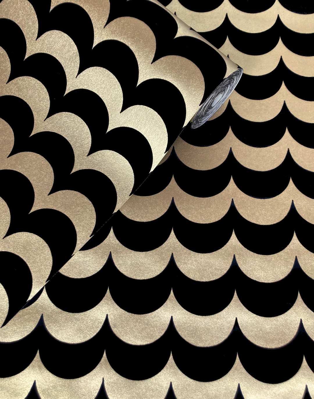 Scoop, Black Flock/Gold Lustre