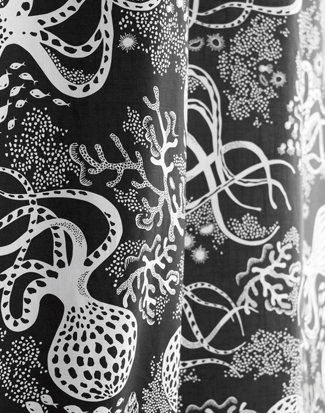 Aquatic Cotton Fabric, Black / White