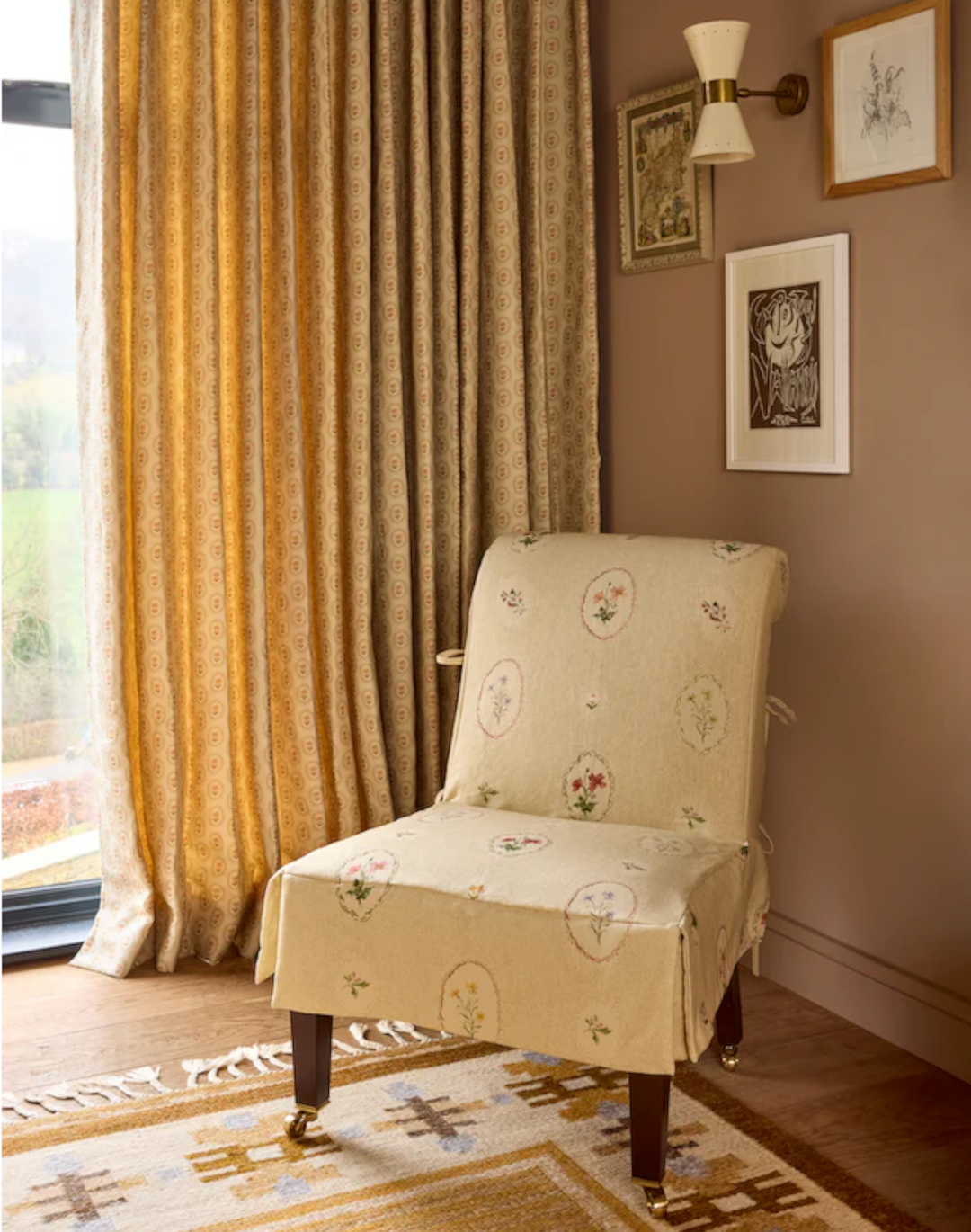 Bibury Sprig, Tea - Linen Fabric