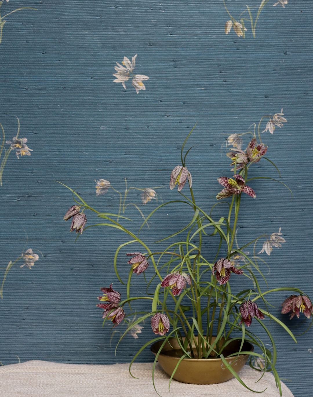 Fritillaria Grasscloth, Navy Night