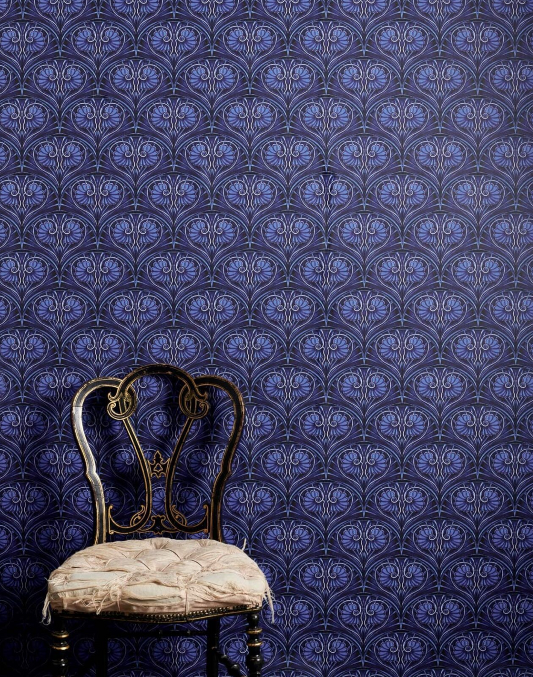 Loulou, Electric Blue