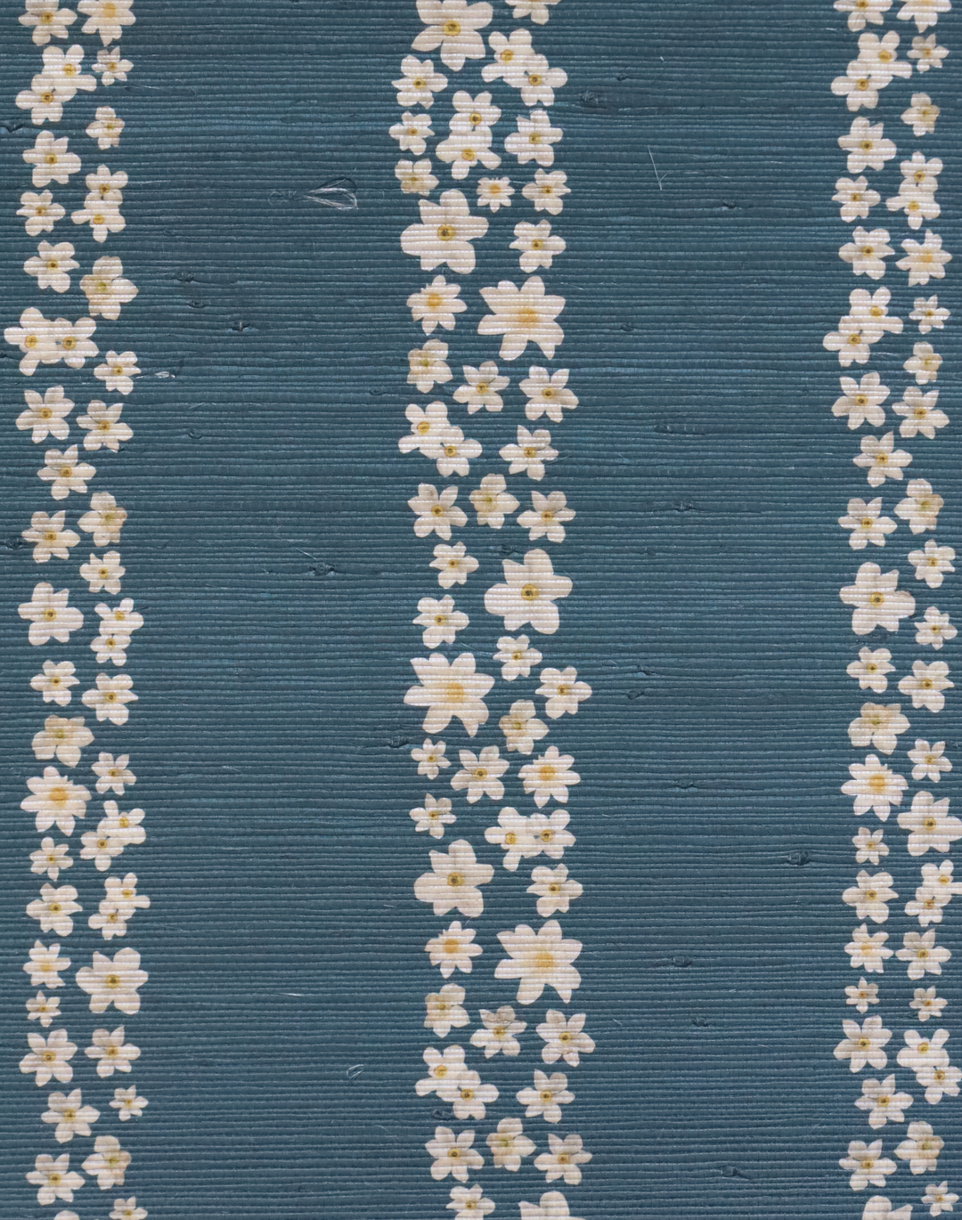 Seashells Stripe Grasscloth, Fog