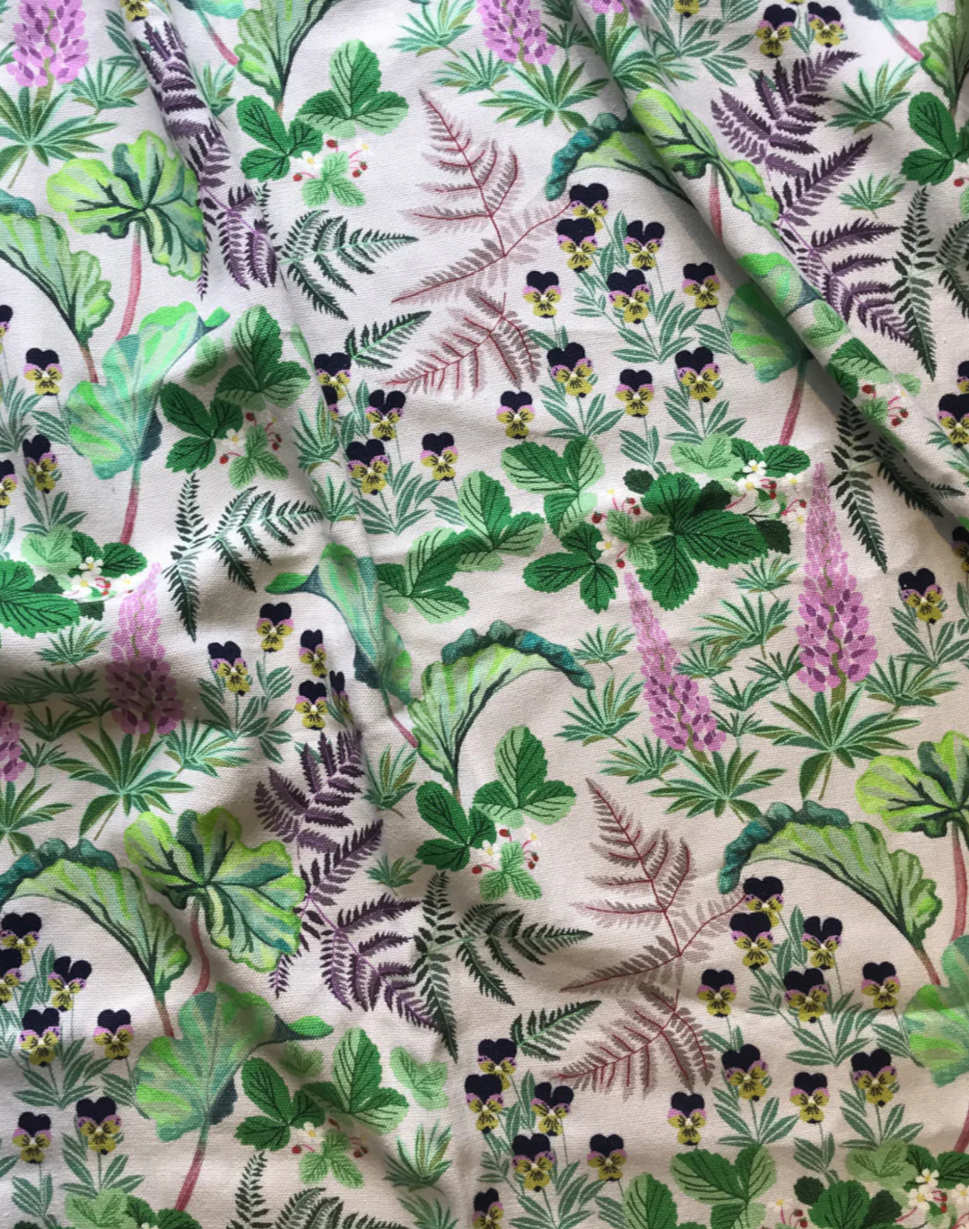 Strawberry Fields, Spring Green - Linen Fabric