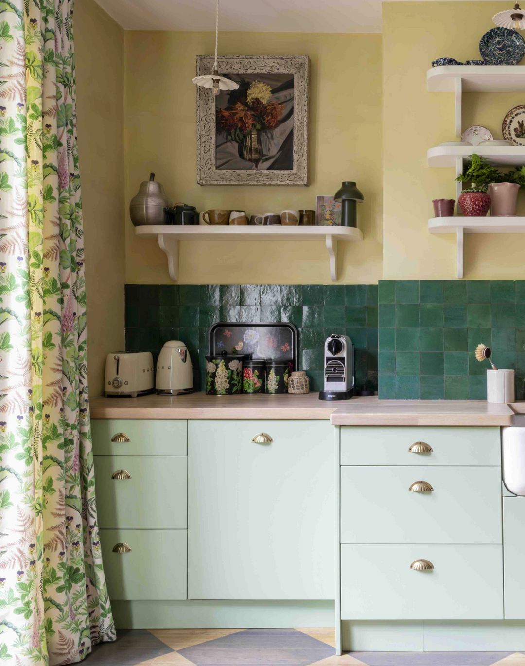 Strawberry Fields, Spring Green - Linen Fabric