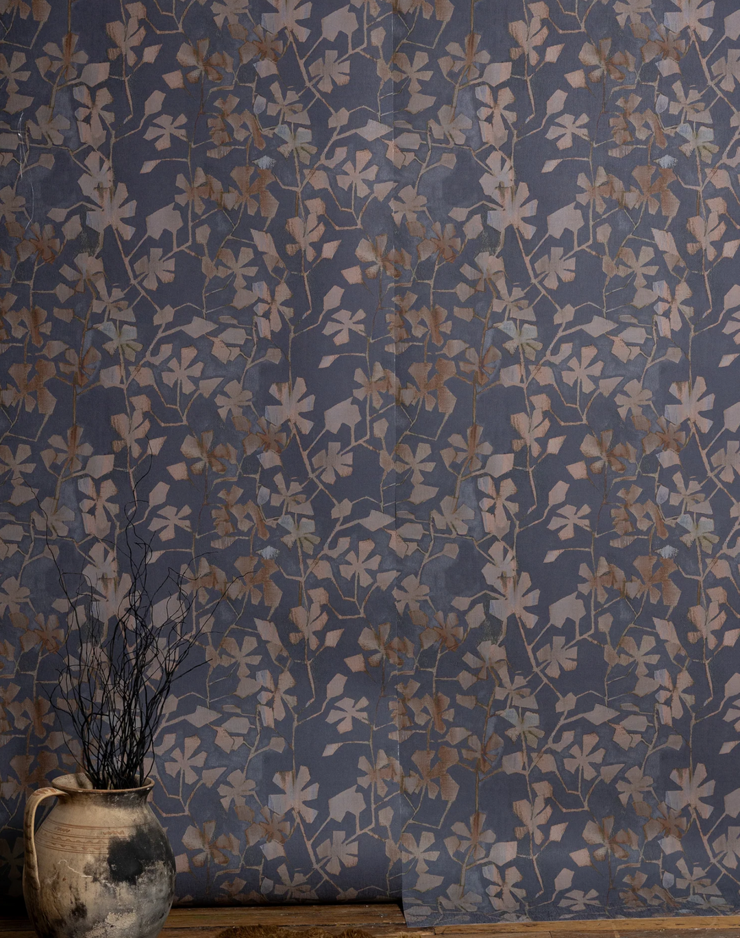 Vinca, Black Lavender - Cotton Wallpaper