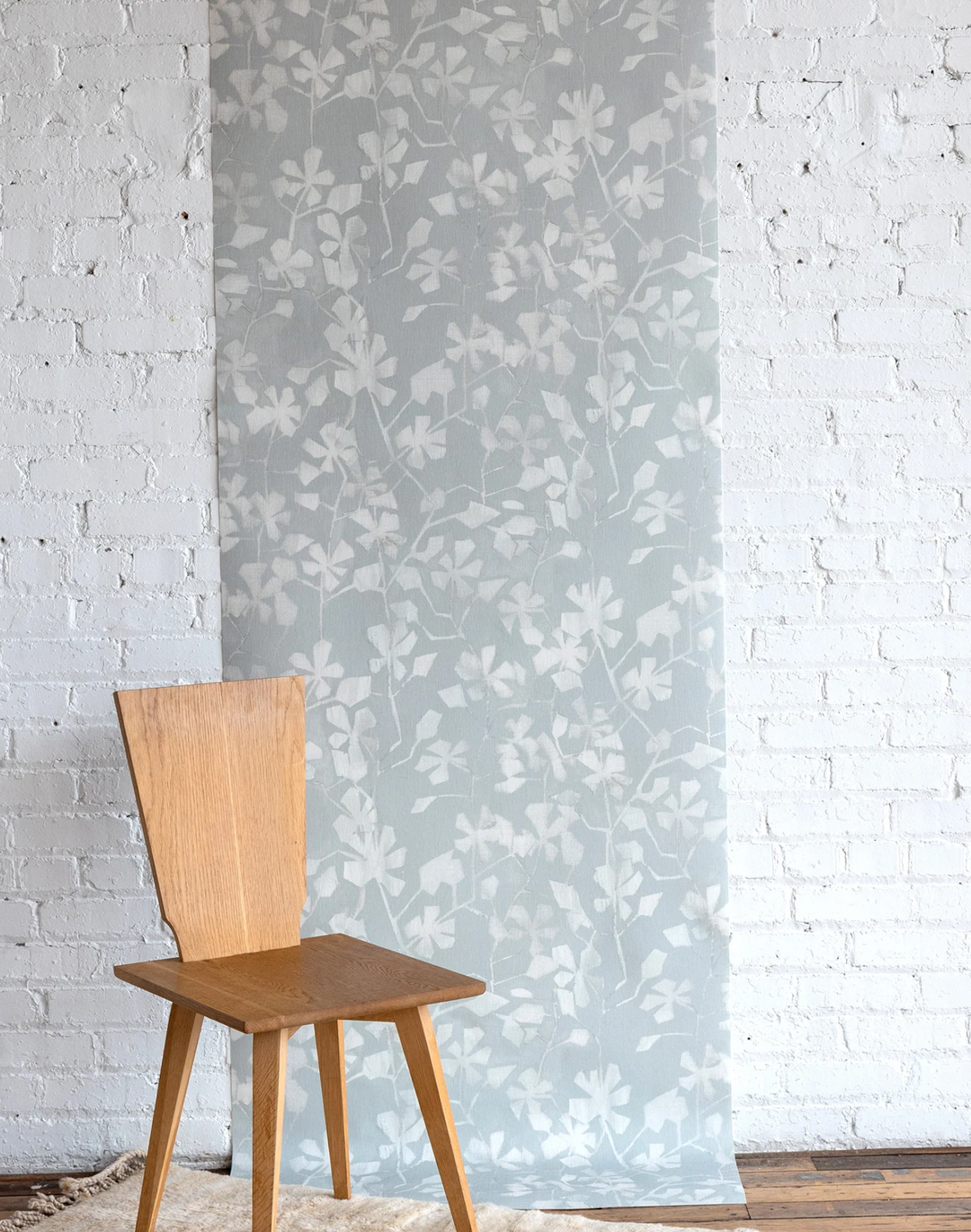 Vinca, Whisper - Cotton Wallpaper