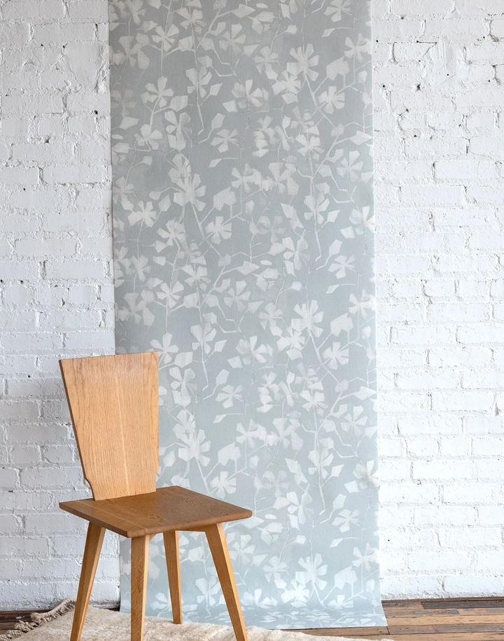 Vinca, Whisper - Cotton Wallpaper