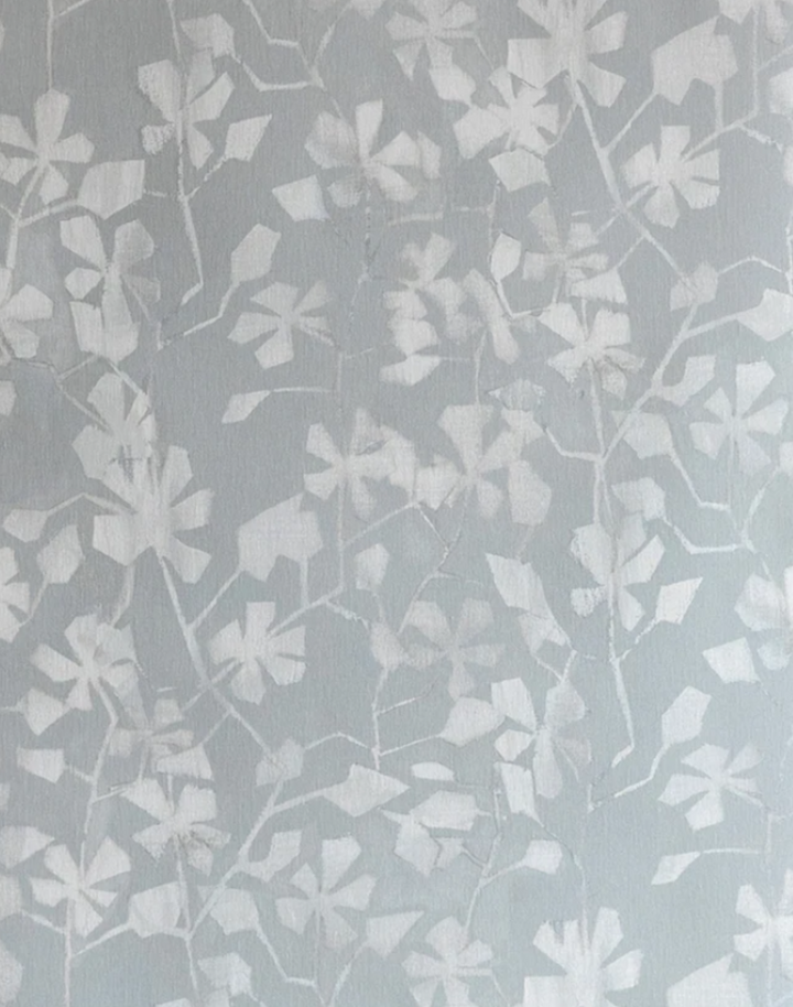 Vinca, Whisper - Cotton Wallpaper