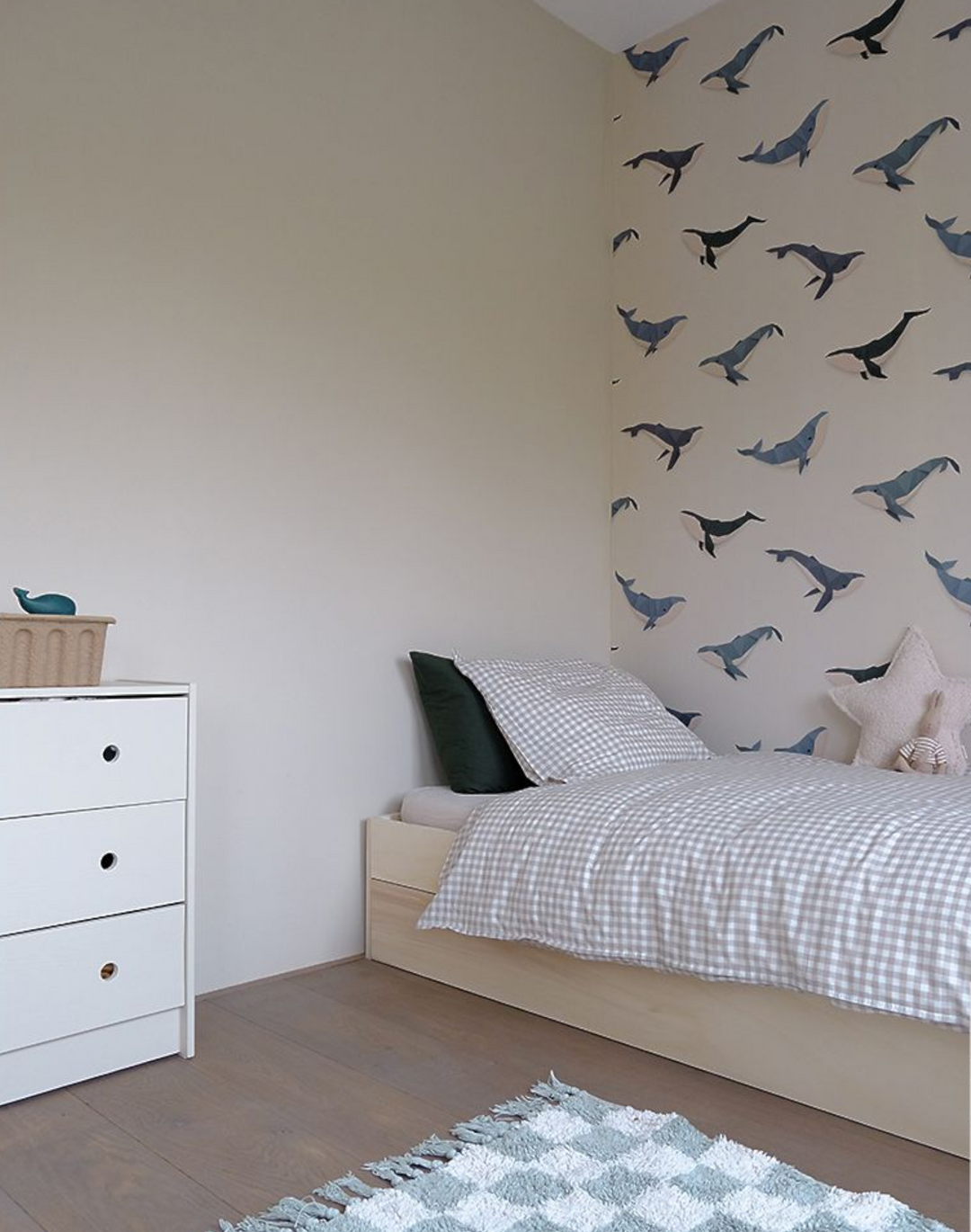 Whale, Cream